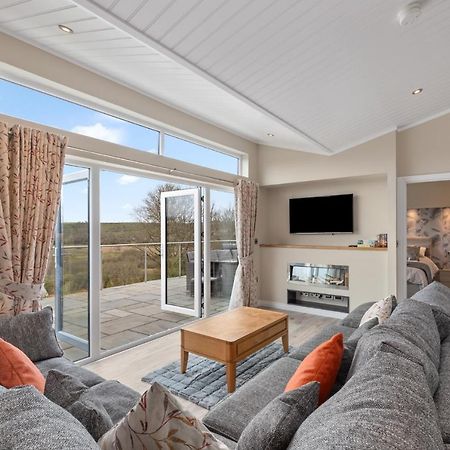 Valley View Lodge - Luxury Lodge, Hot Tub, Close To Beach Penally エクステリア 写真
