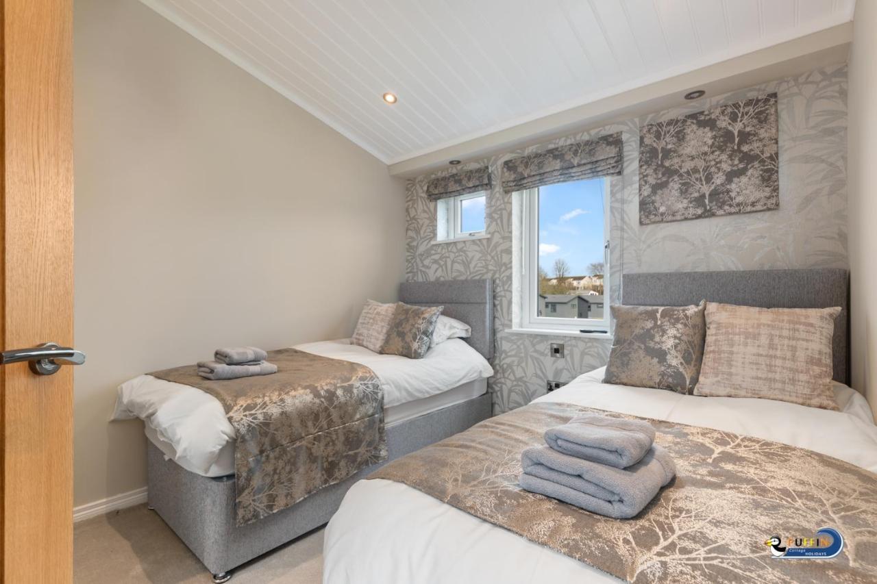 Valley View Lodge - Luxury Lodge, Hot Tub, Close To Beach Penally エクステリア 写真