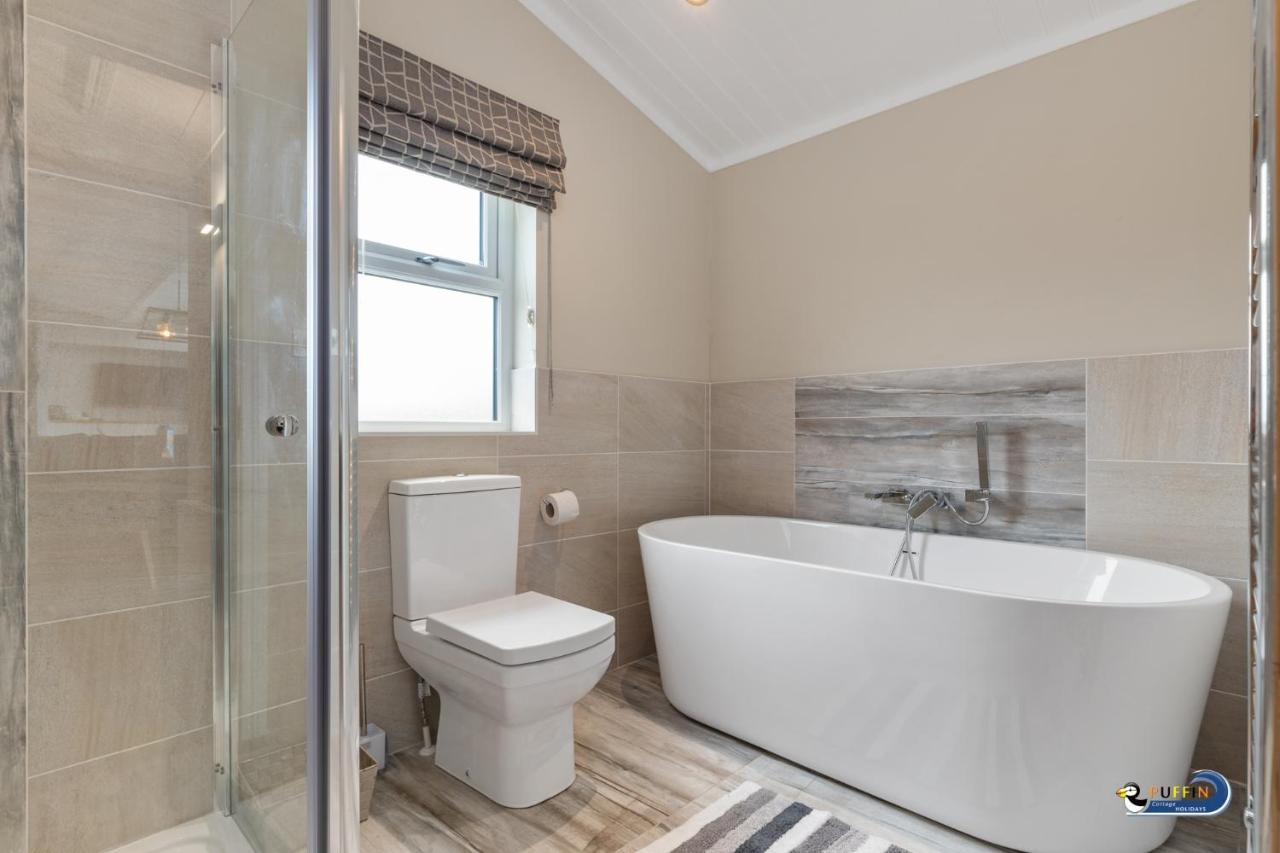 Valley View Lodge - Luxury Lodge, Hot Tub, Close To Beach Penally エクステリア 写真